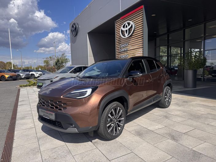 TOYOTA YARIS CROSS 1.5 Hybrid Executive bi-tone Tech AWD e-CVT