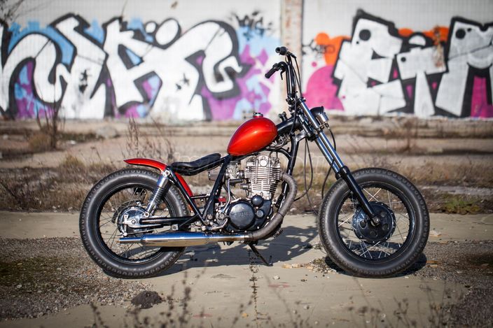 YAMAHA SR 400