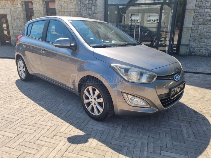HYUNDAI I20 1.25 Color limited edition