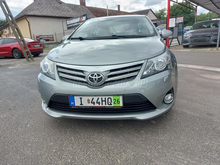 TOYOTA AVENSIS 1.8 Executive