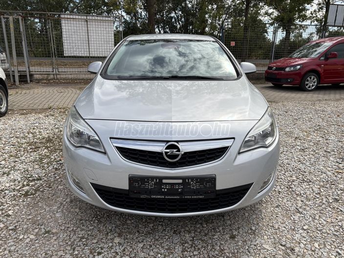 OPEL ASTRA J 1.6 Selection