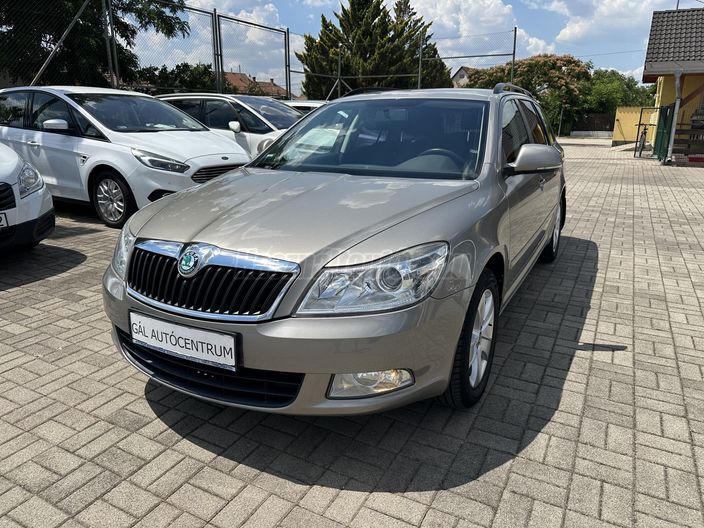 SKODA OCTAVIA Combi 1.2 TSI Elegance