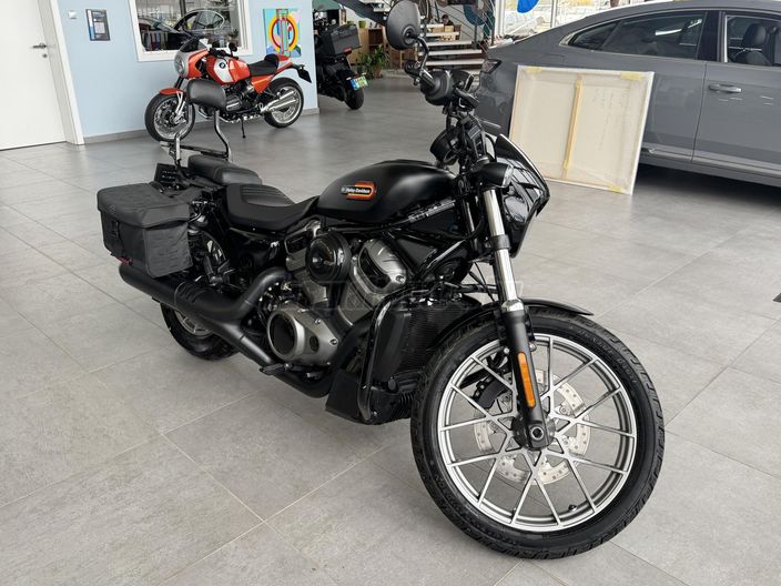 HARLEY-DAVIDSON NIGHTSTER