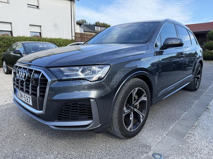 AUDI Q7 50 TDI S line quattro Tiptronic ic [7 személy]