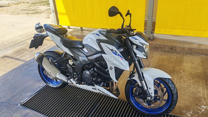 SUZUKI GSX-S 750