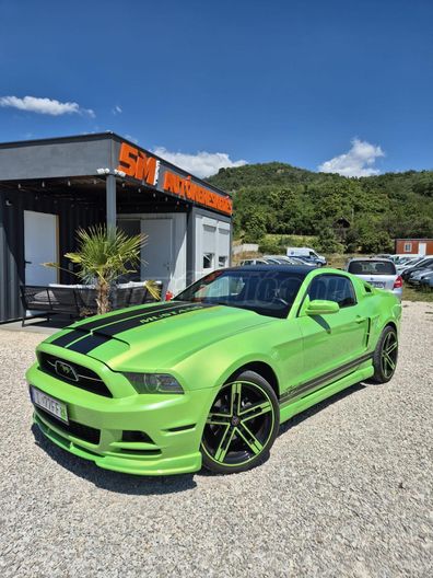 FORD MUSTANG Fastback 3.7 V6