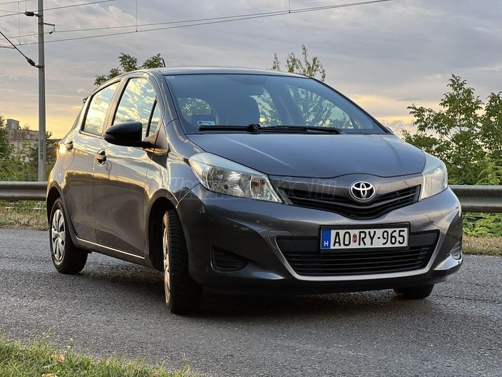TOYOTA YARIS 1.0 Active