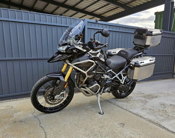 TRIUMPH TIGER 1200