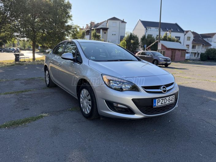 OPEL ASTRA J Sedan 1.6 Enjoy EURO6