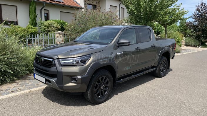 TOYOTA HILUX 2.8 D-4D 4x4 Double Invincible