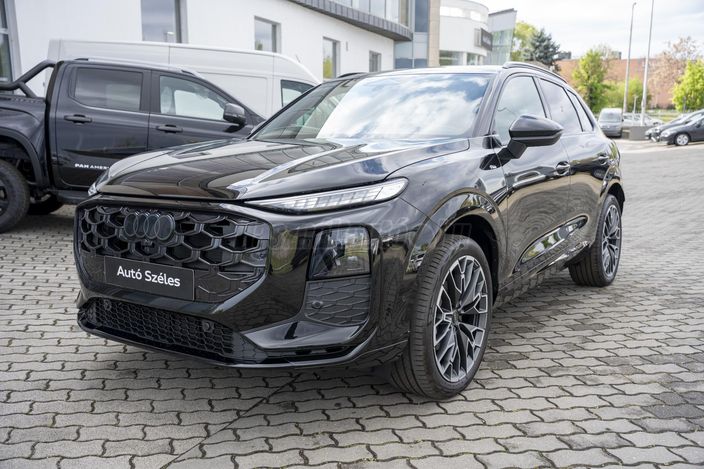 AUDI Q3 TFSI S-tronic