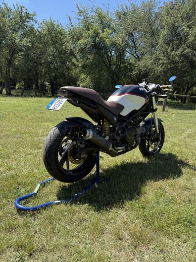 DUCATI MONSTER 695
