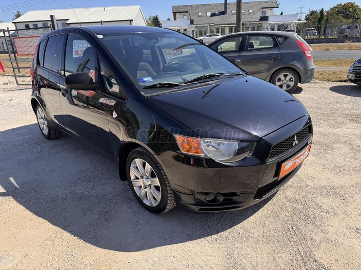 MITSUBISHI COLT