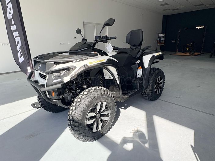 CAN-AM OUTLANDER