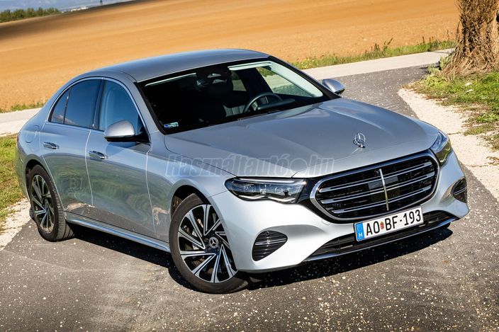 MERCEDES-BENZ E 300 de 4Matic 9G-TRONIC Plug-in hybrid