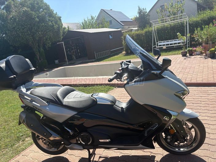 YAMAHA TMAX