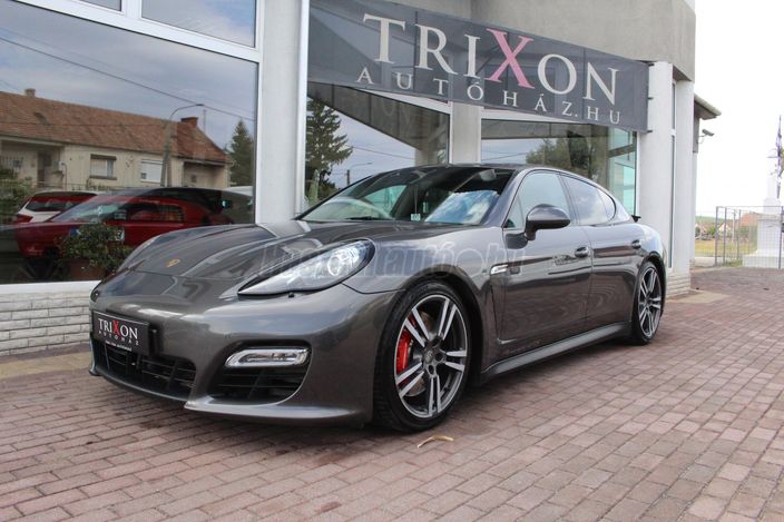 PORSCHE PANAMERA GTS PDK