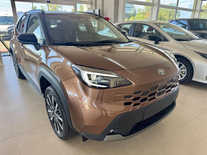 TOYOTA YARIS CROSS 1.5 Hybrid Executive bi-tone Tech AWD e-CVT