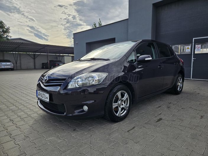 TOYOTA AURIS 1.6 Sol