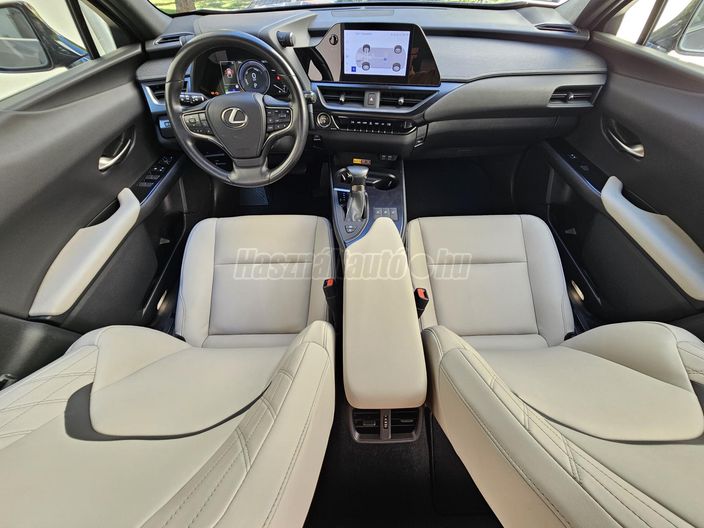LEXUS UX 250h F Sport Design Plus Bi-tone CVT
