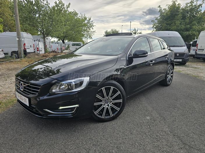 VOLVO V60 2.4 D [D6] PHEV AWD Summum Geartronic