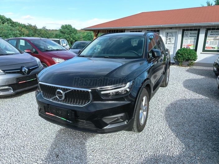 VOLVO XC40 2.0 [D3] Momentum Core Geartronic