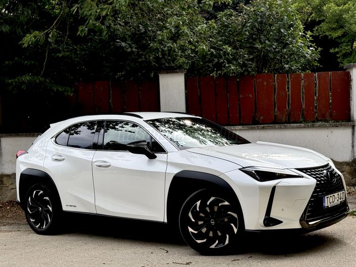 LEXUS UX 250h Elegance Plus CVT