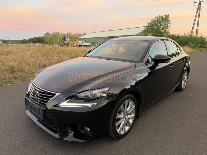 LEXUS IS 300h Eco CVT