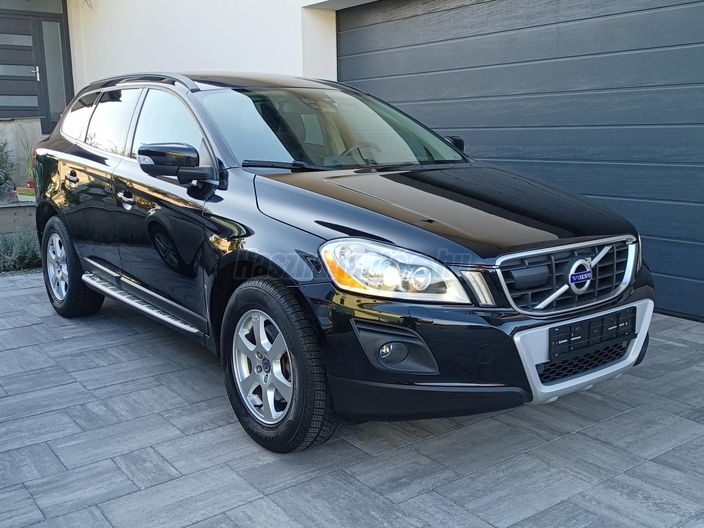 VOLVO XC60 2.4 D [D5] Summum Geartronic