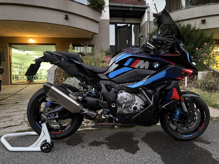 BMW M 1000 XR