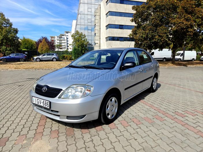 TOYOTA COROLLA Sedan 1.4 Harmony