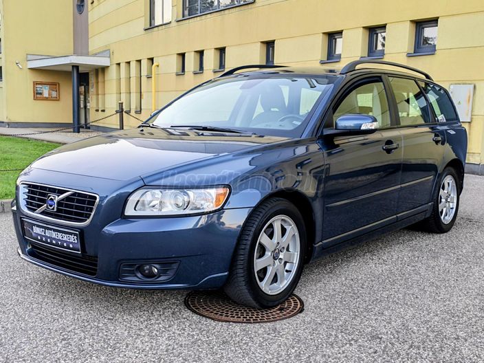 VOLVO V50 1.8 Kinetic