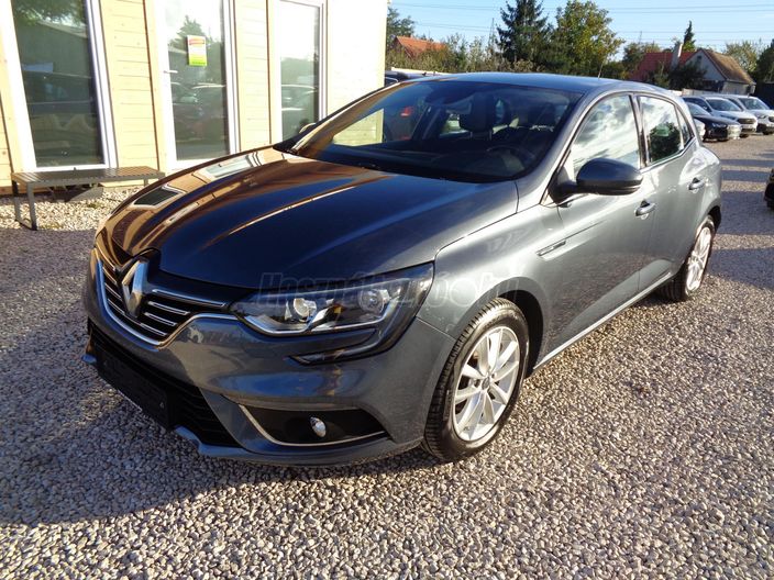 RENAULT MEGANE 1.2 TCe Premiere Edition