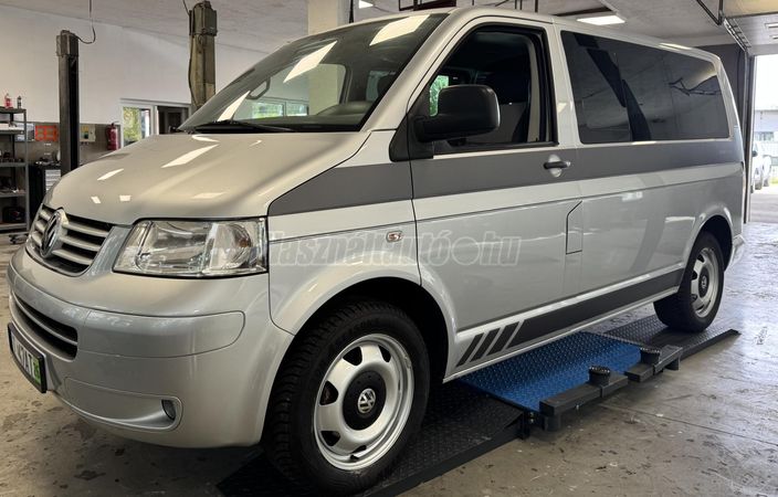 VOLKSWAGEN TRANSPORTER T5 2.5 TDI Multivan Startline