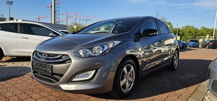 HYUNDAI I30 1.4i Travel Edition