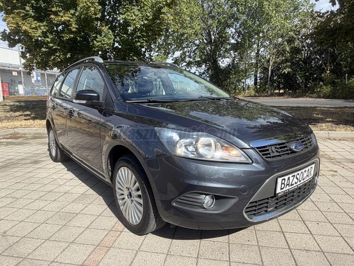 FORD FOCUS 1.8 FFV Titanium