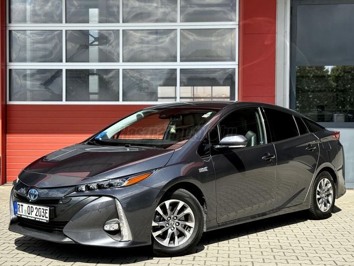 TOYOTA PRIUS 1.8 PHV Executive e-CVT