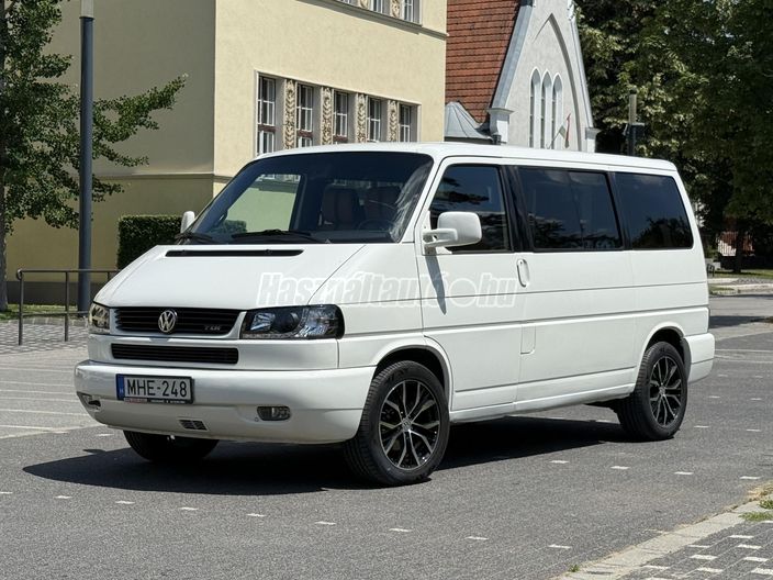 VOLKSWAGEN TRANSPORTER T4 Caravelle 2.5 Syncro Comfortline