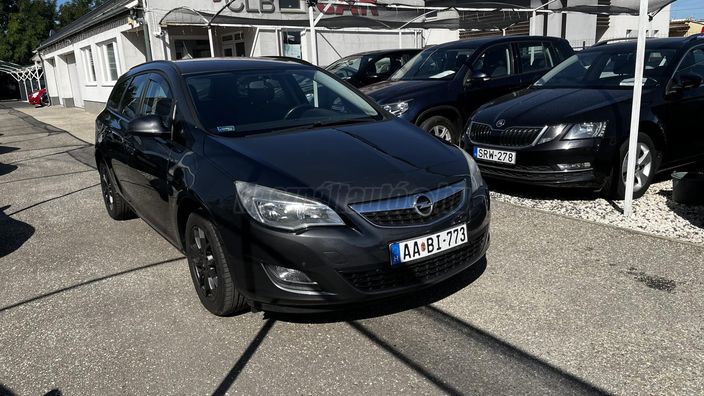 OPEL ASTRA J Sports Tourer 1.4 Start-Stop Sport