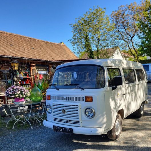VOLKSWAGEN TRANSPORTER T2