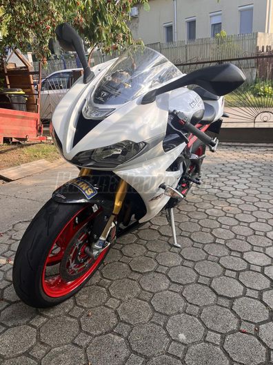 TRIUMPH DAYTONA 675 RR
