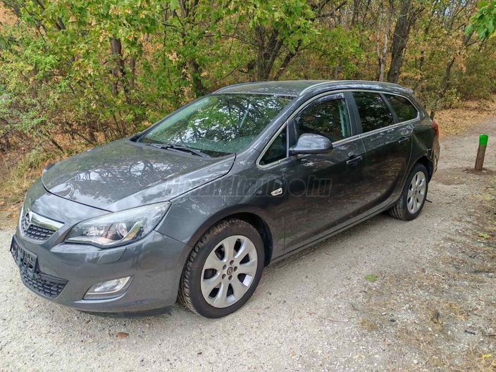 OPEL ASTRA J 1.4 T Selection (Automata)
