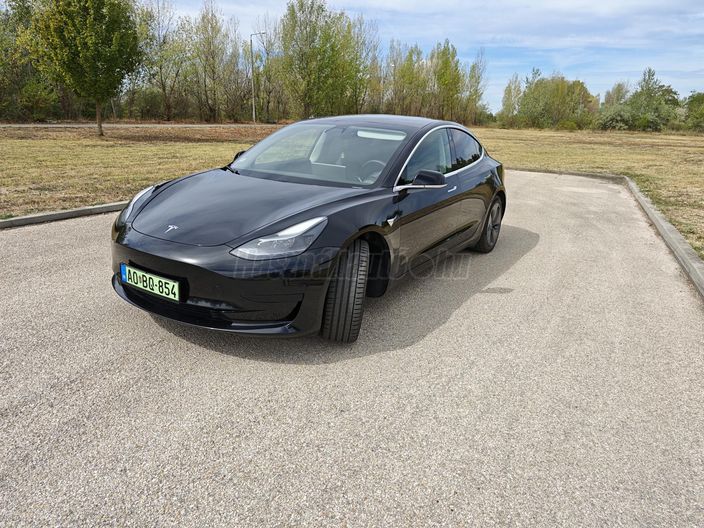 TESLA MODEL 3 Standard Range Plus Aut