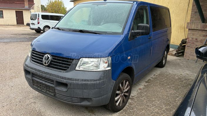 VOLKSWAGEN TRANSPORTER T5 2.5 TDI Caravelle Comfortline