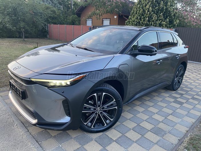 TOYOTA BZ4X Executive