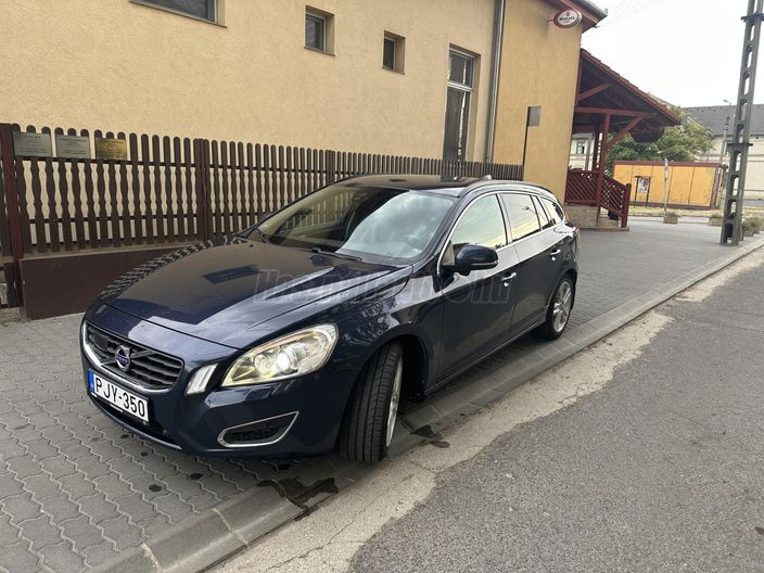 VOLVO V60 2.0 D [D3] Summum