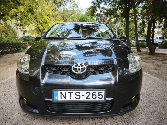 TOYOTA AURIS 2.2 D-4D Premium Active