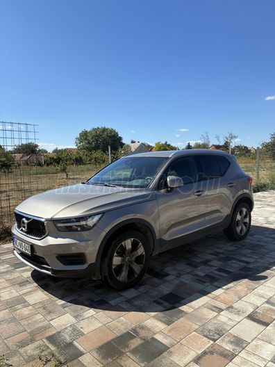 VOLVO XC40 2.0 [B3] MHEV Momentum Pro DCT