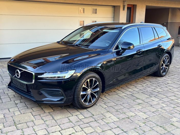 VOLVO V60 2.0 D [D3] Momentum