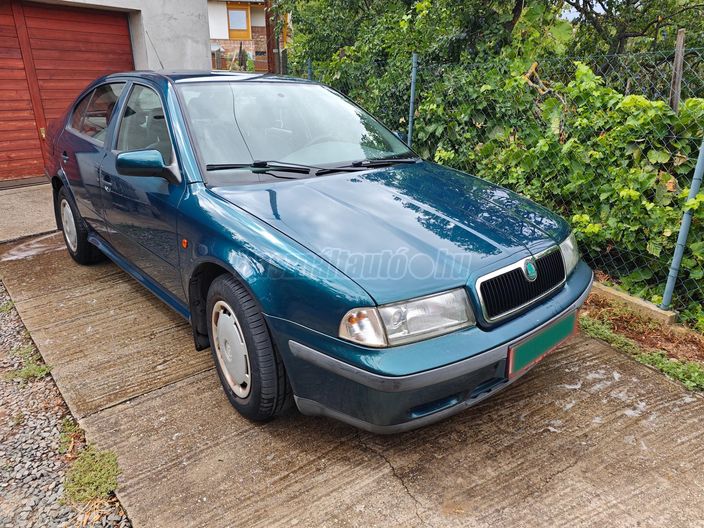 SKODA OCTAVIA 1.6 GLX